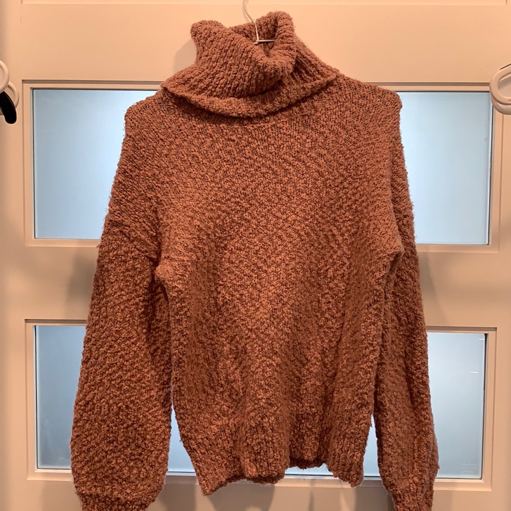 Knitted turtle neck